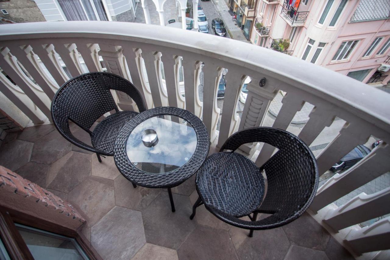 Hotel London Batumi Exterior photo