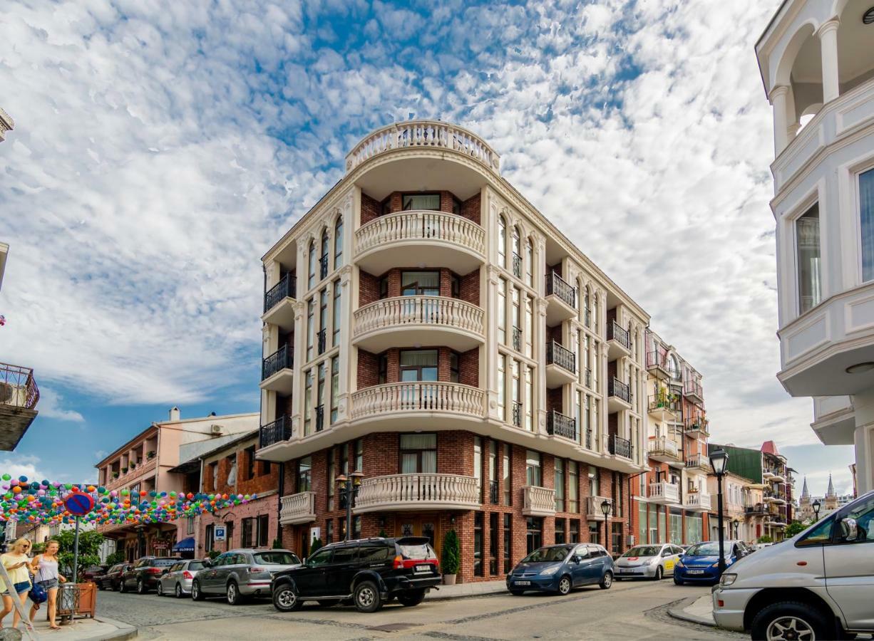 Hotel London Batumi Exterior photo